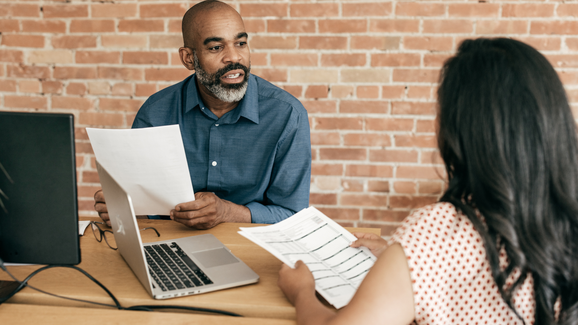 Recrutement non inclusif au Québec